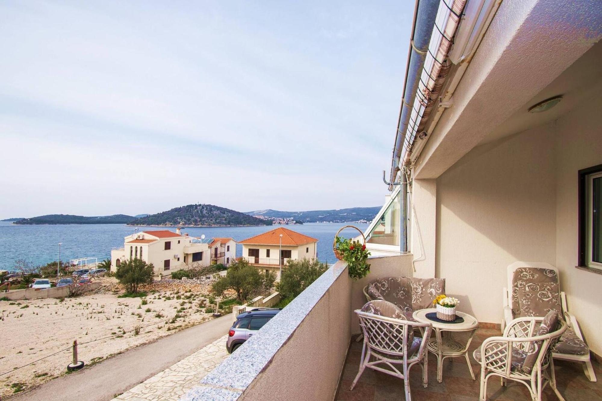 Apartment Meri Razanj With Sea View Extérieur photo